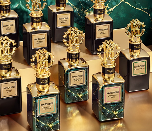 Colecția de parfumuri Roberto Cavalli Gold Collection, flacoane elegante cu accente aurii, prezentare premium pentru eCommerce